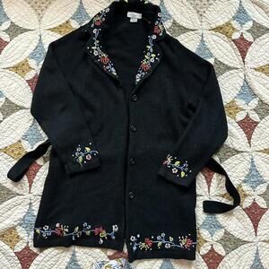 Whimsical Vintage 90s cozy winter floral embroidered whimsigoth cardigan size L